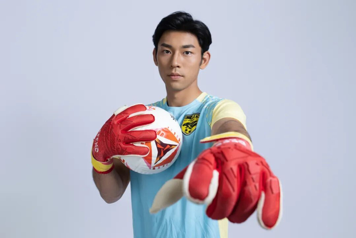 PG电子登录入口-首秀重伤+染红，如今坐稳广州豹主力门将！肖嘉旗：替补不是看客！|足球|足协杯|中甲联赛|U21|足协_新浪新闻